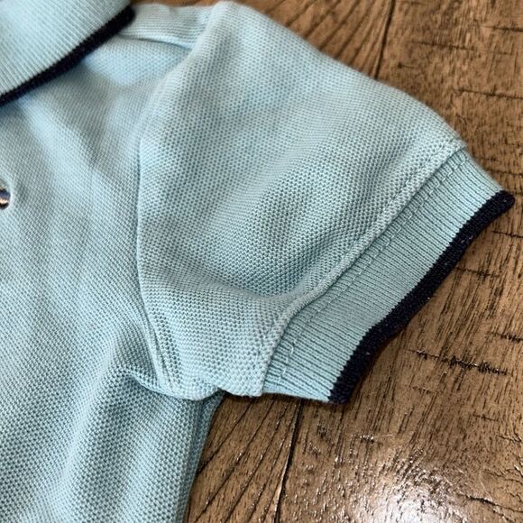 Blue Whale 🐳 💯 cotton shirt 👕 for your wee one ☝️ 2 buttons easy on off. - Picture 6 of 17